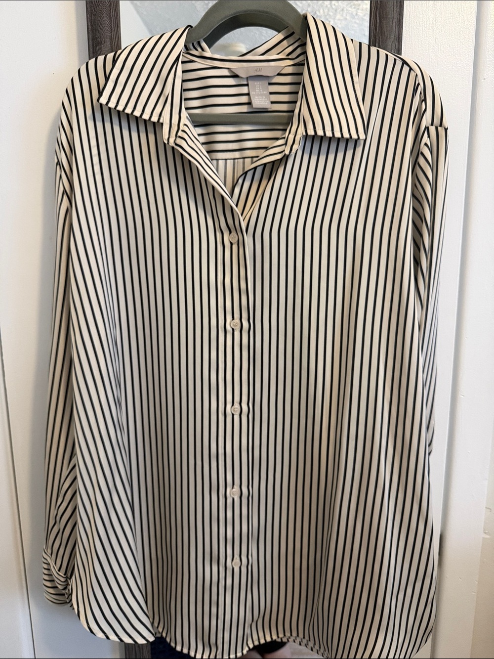 H&M Satin Striped Blouse
